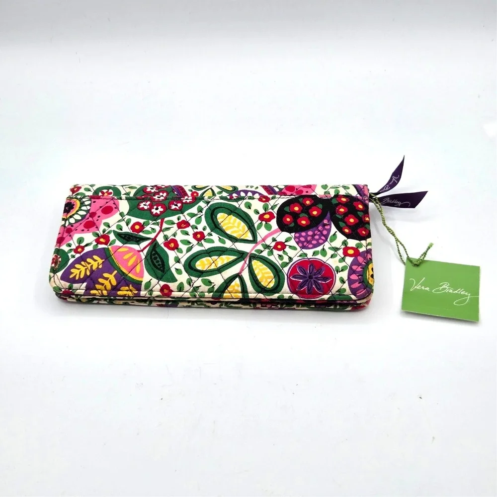 Vera‎ Bradley Travel Passport Organizer Clutch Wallet In Viva La Vera Pattern